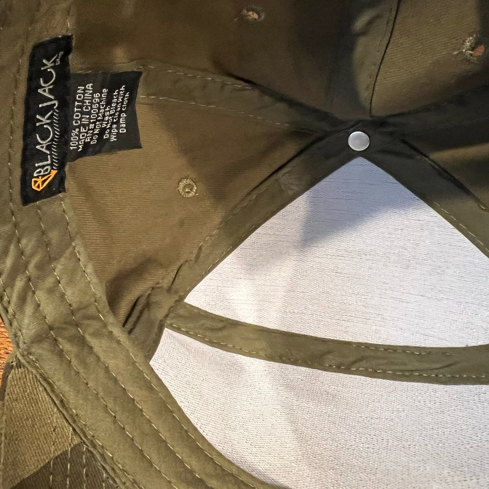 Camo SnapBack Hat - Picture 3 of 3
